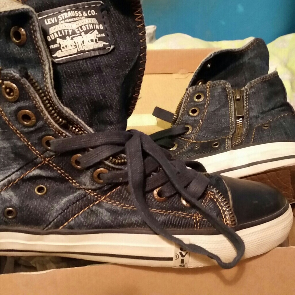 Levi sneakers